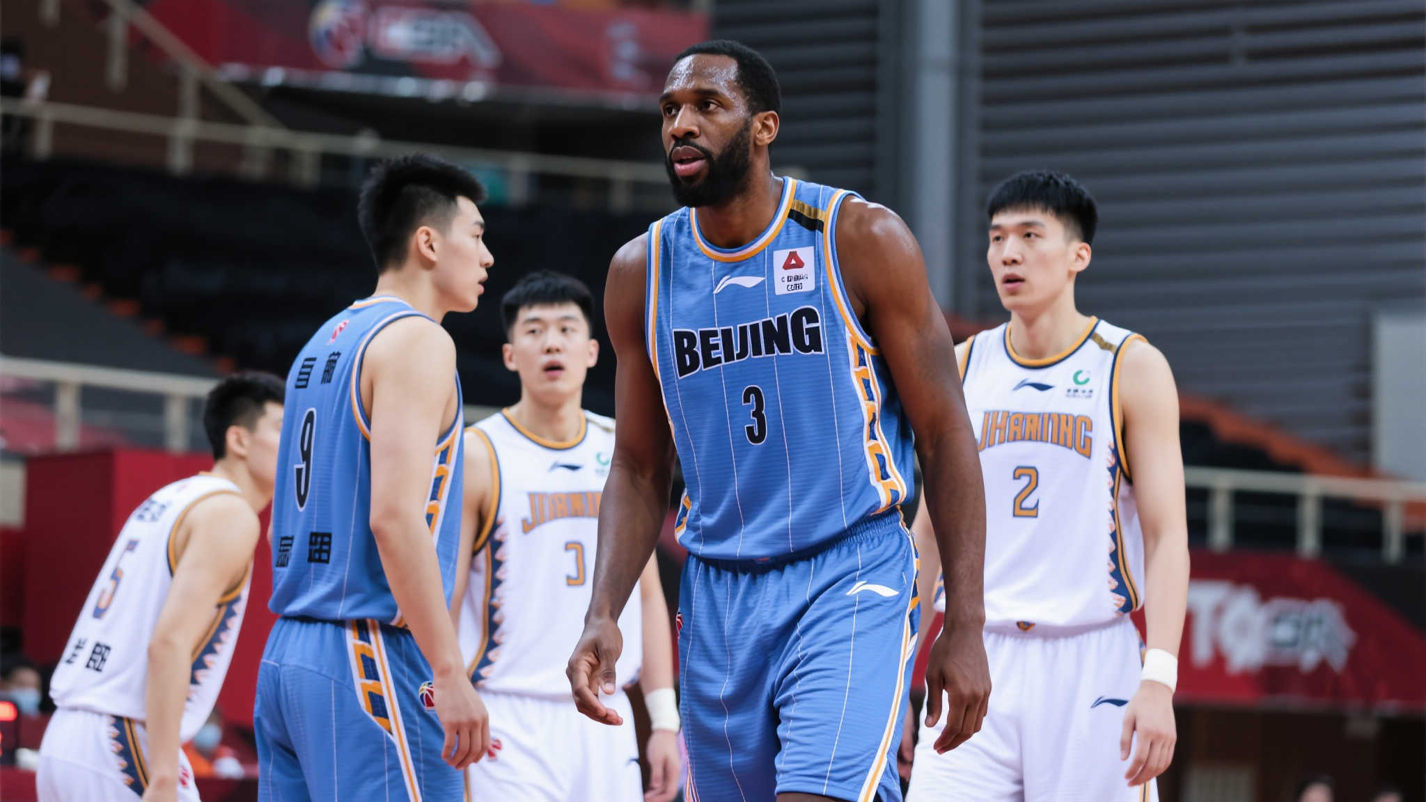 着无数球迷